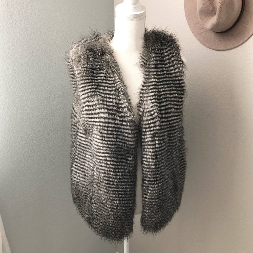 DKNYC faux fur vest - Picture 1 of 6